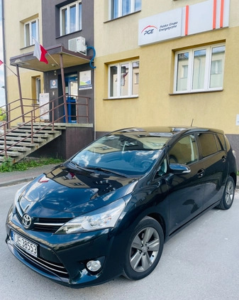 Toyota Verso cena 44900 przebieg: 209500, rok produkcji 2014 z Jędrzejów małe 631